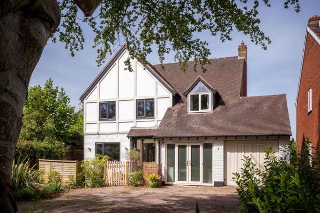 4 bed property, in Hartlebury, £645,000