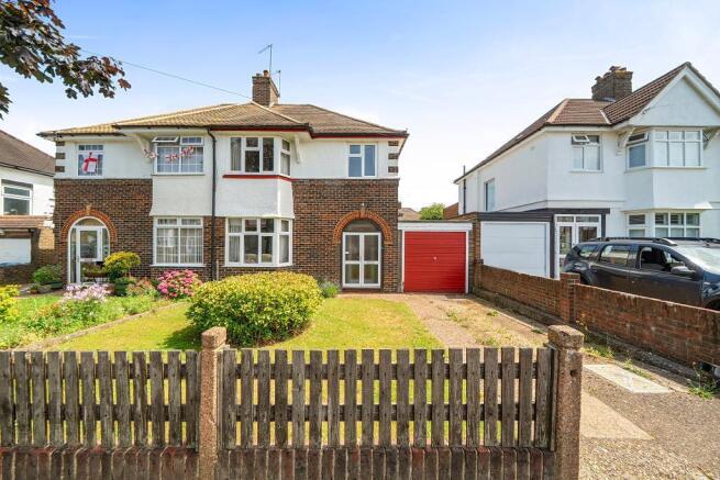 3 bed property, in Ellesmere Drive, £500,000