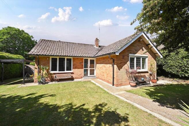 2 bed property, in Faversham Road, £400,000