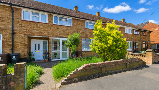 3 bed property, in Hedgemans Way, £400,000