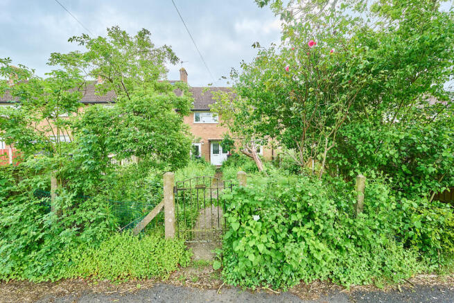 3 bed property, in 61 Broadway, £80,000