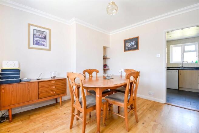4 bed property, in The Crescent, £400,000