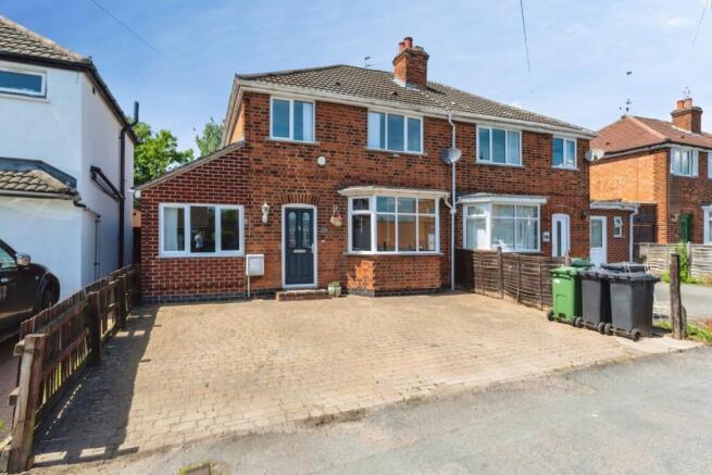 4 bed property, in Wanlip Lane, £360,000
