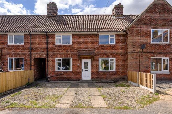 3 bed property, in Bradley Crescent, £275,000