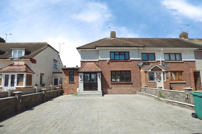 3 bed property, in Bower Close, £525,000