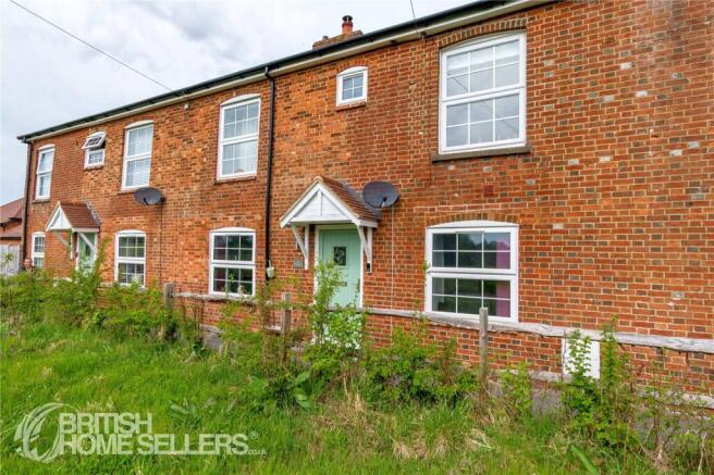 1 bed property, in Winchester Road, £180,000