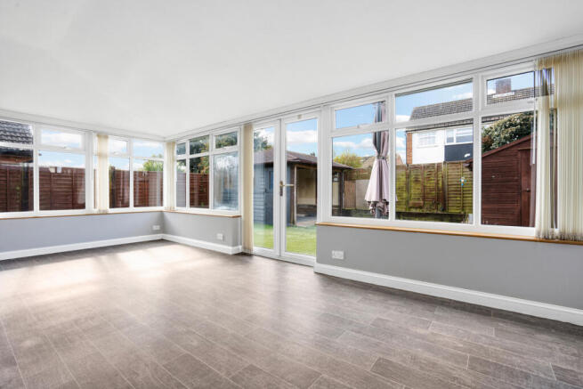 3 bed property, in New Road, £325,000