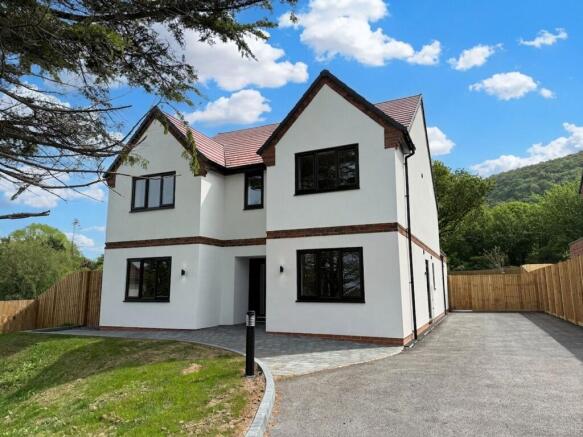 4 bed property, in Meliden Road, £650,000