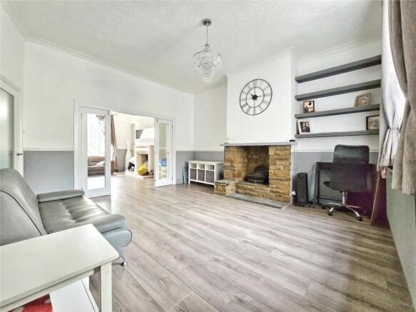 4 bed property, in Woodlea Bank, £239,950