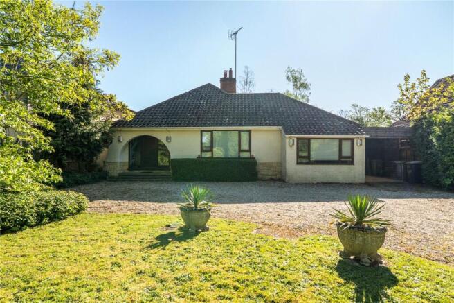 4 bed property, in Rectory Road, £650,000