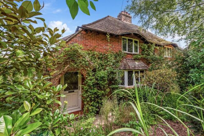 2 bed property, in School Lane, £485,000