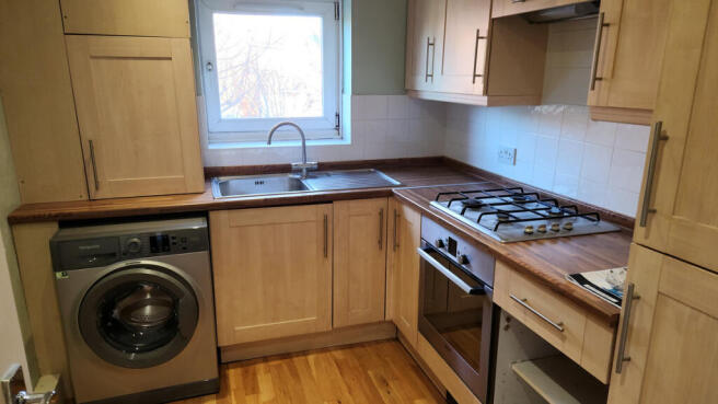 1 bed property, in Lucerne Court, £75,000