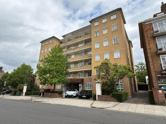 2 bed property, in Flat 24, £525,000