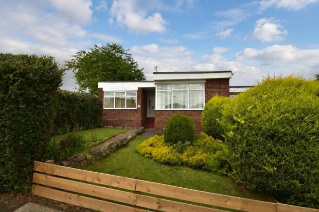 3 bed property, in Gibside Close, £165,000