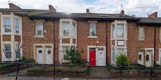 5 bed property, in **HMO INVESTMENT** Warwick Street, £220,000