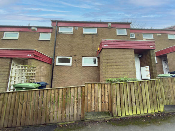1 bed property, in 43 Stainton Drive, £14,000