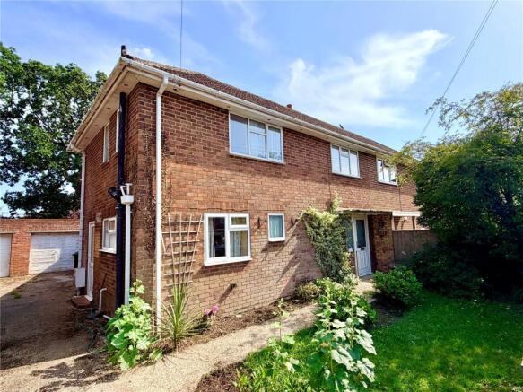 3 bed property, in Gordon Road, £365,000