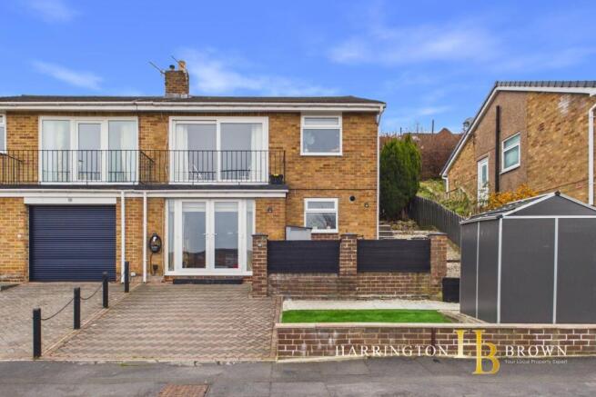 2 bed property, in Northstead Drive, £170,000