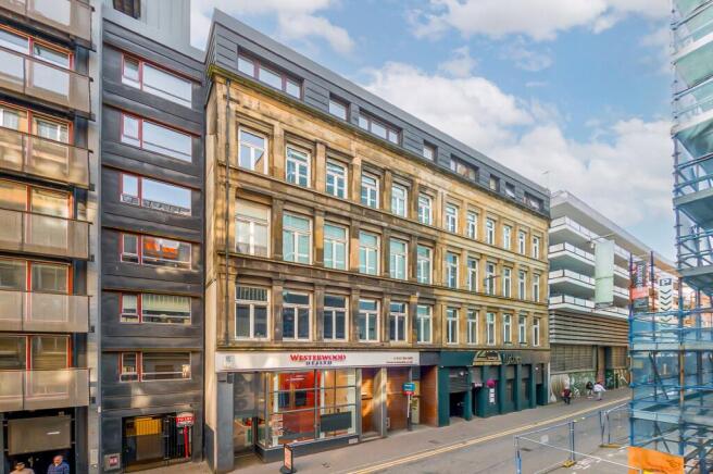 2 bed property, in Mitchell Street, £225,000