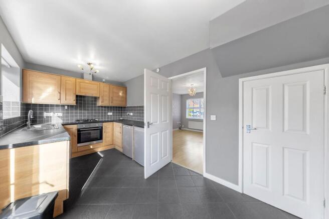 3 bed property, in Carnaby Place, £250,000