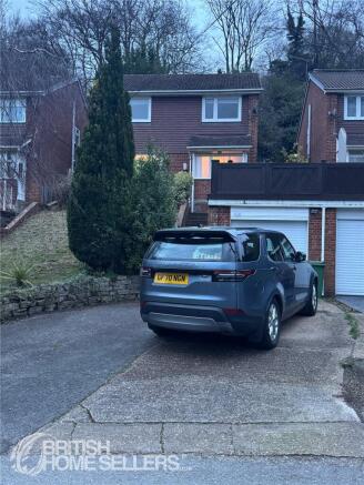 4 bed property, in The Grove, £600,000