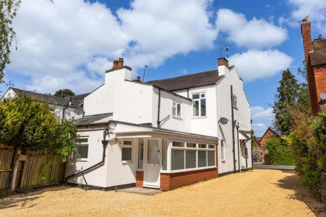 1 bed property, in Kenilworth Road, £189,950