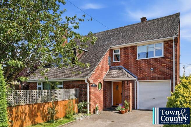 4 bed property, in Plough Road, £500,000
