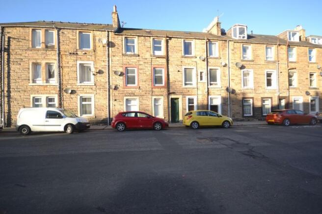 3 bed property, in 13/6, £59,995