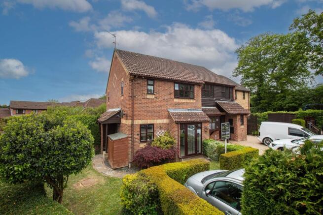 1 bed property, in Oakwood Drive, £220,000