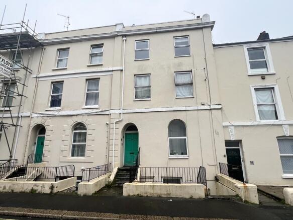 1 bed property, in Second Floor Flat, £50,000