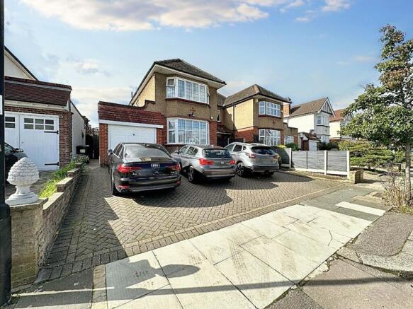 3 bed property, in Brookdale, £950,000