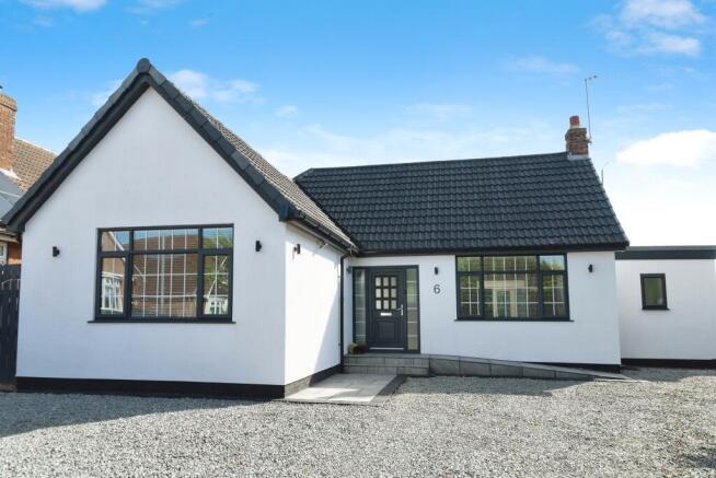 3 bed property, in Cock Pit Close, £350,000