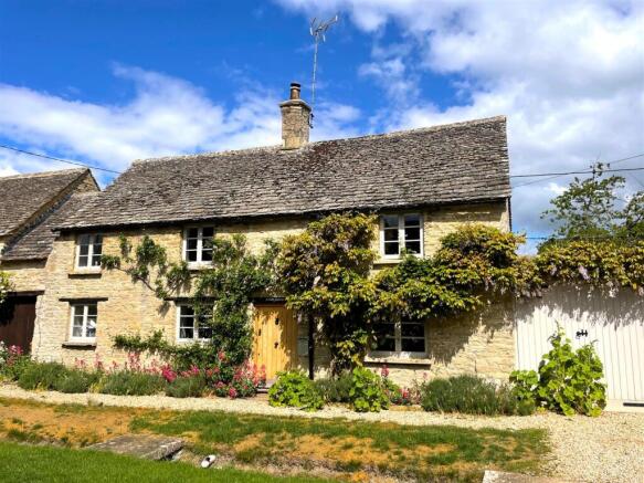 3 bed property, in Old Minster Lovell, £875,000