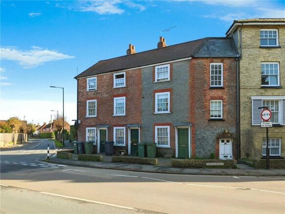1 bed property, in Carisbrooke Road, £92,000
