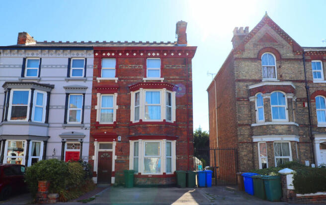 6 bed property, in Wellington Road, £190,500