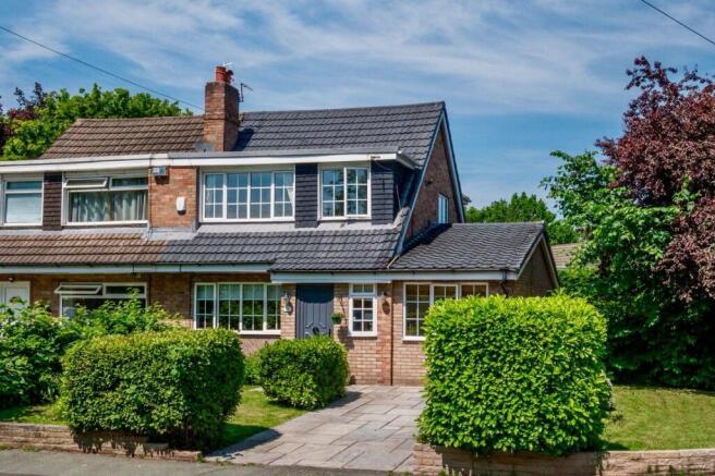 4 bed property, in Mobberley Road, £449,995