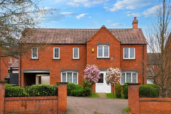 5 bed property, in Chilwell Lane, £525,000