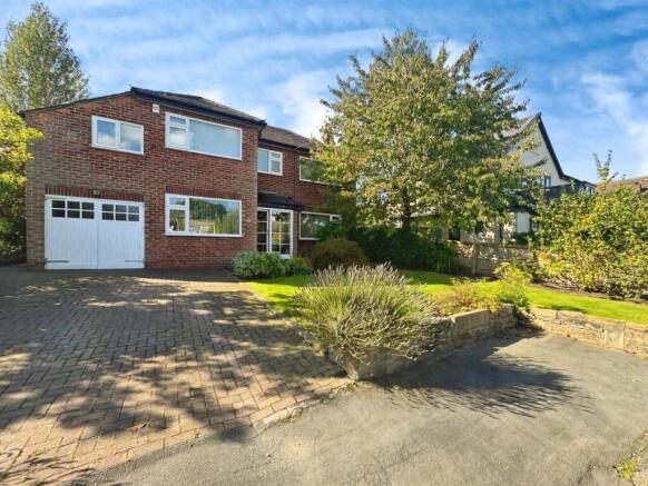 5 bed property, in Kingsley Avenue, £875,000