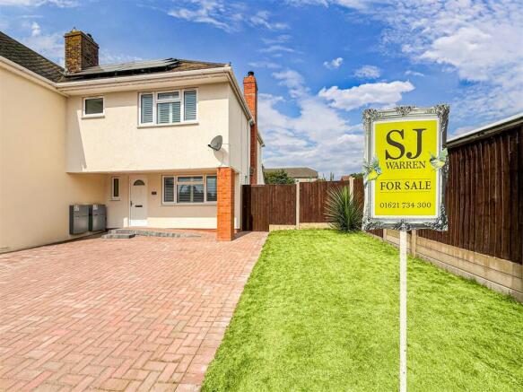 2 bed property, in Alamein Road, £349,995