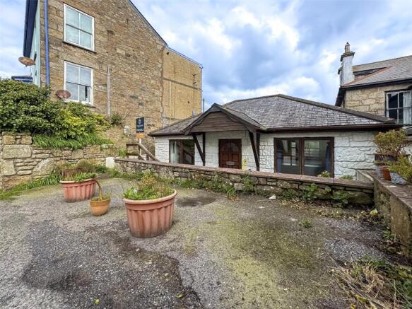 1 bed property, in Alma Terrace, £175,000