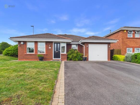2 bed property, in Lawnswood, £475,000
