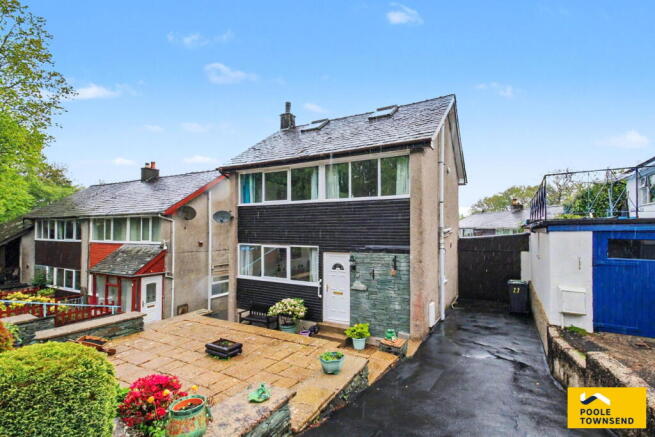 2 bed property, in Victoria Road North, £410,000