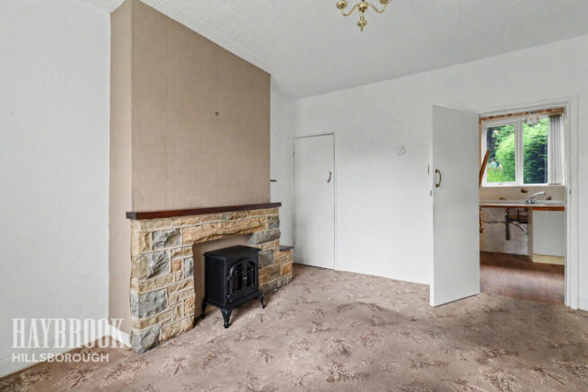 2 bed property, in Adkins Road, £110,000