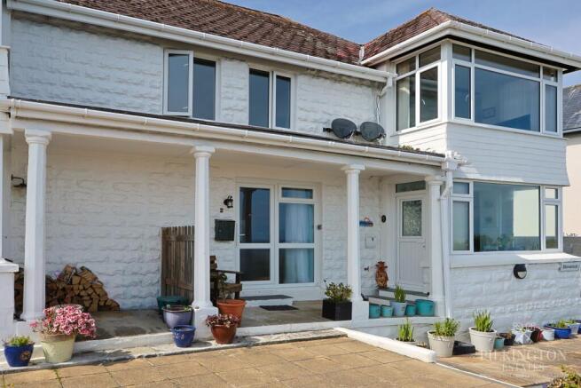 1 bed property, in Portuan Road, £150,000
