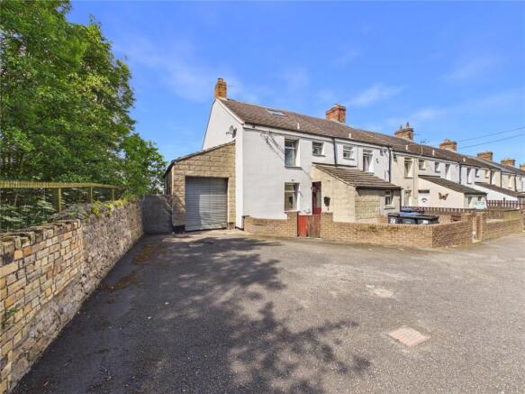 4 bed property, in High Row, £120,000