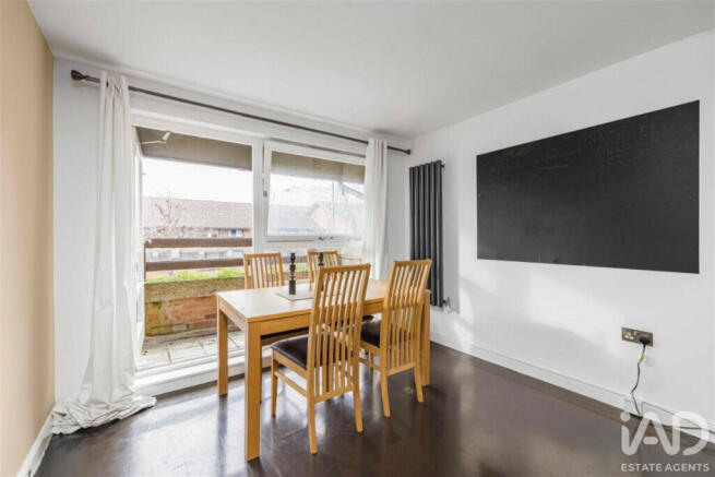 1 bed property, in Mary Datchelor Close, £315,000