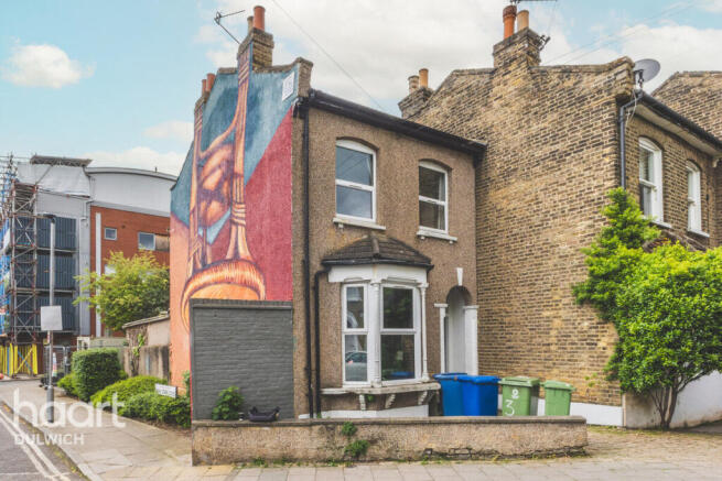 3 bed property, in Lugard Road, £675,000