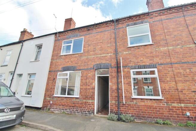 2 bed property, in Cecil Street, £129,950