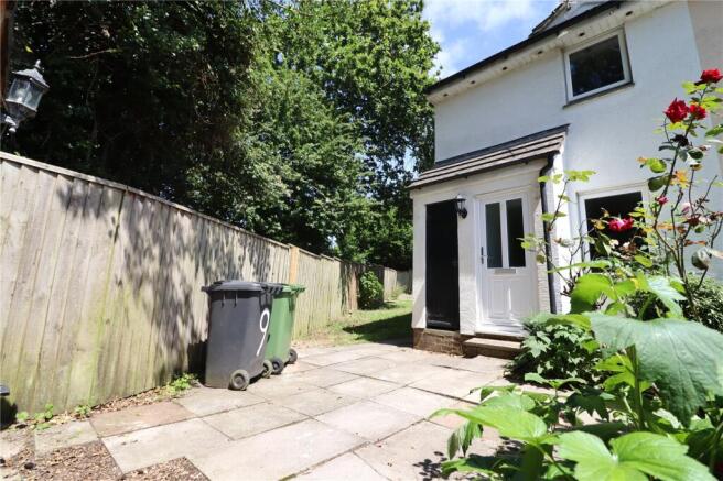 2 bed property, in Laburnum Drive, £195,000
