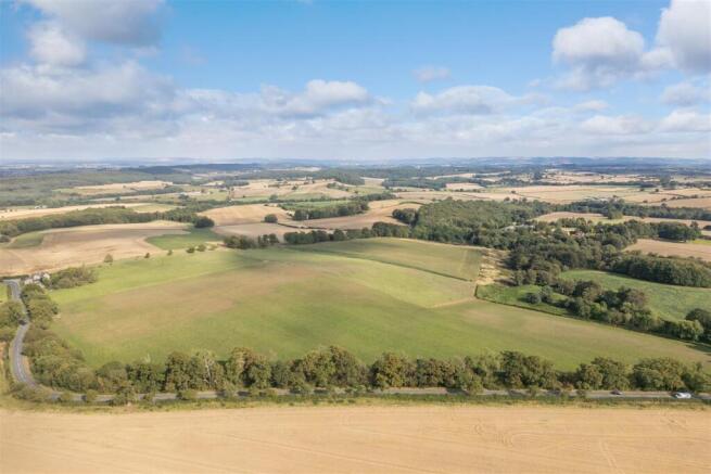 4 bed property, in Wiganthorpe Farm Estate, £1,550,000